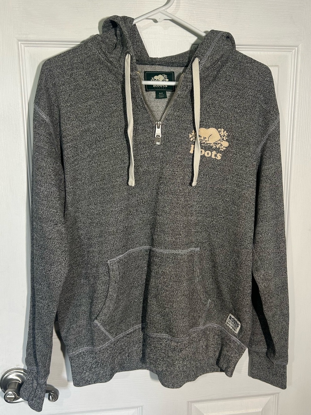 Roots Half-Zip Hoodie in Charcoal Gray with Cream Logo Size Medium Thumbholes - Picture 1 of 12